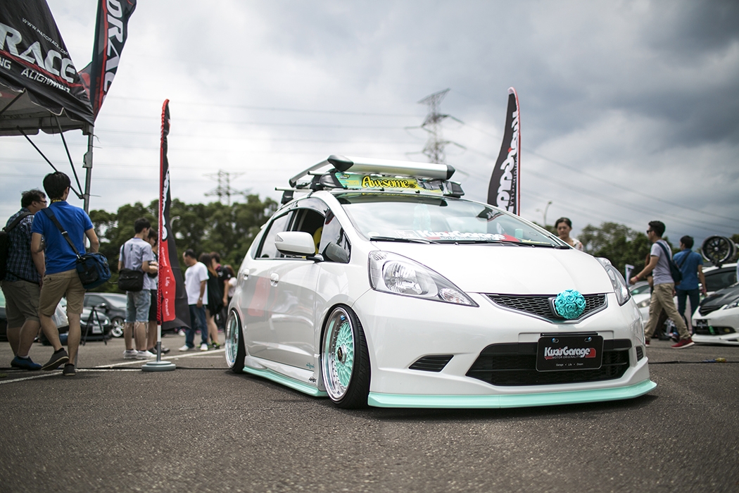 Six wheel fitment party