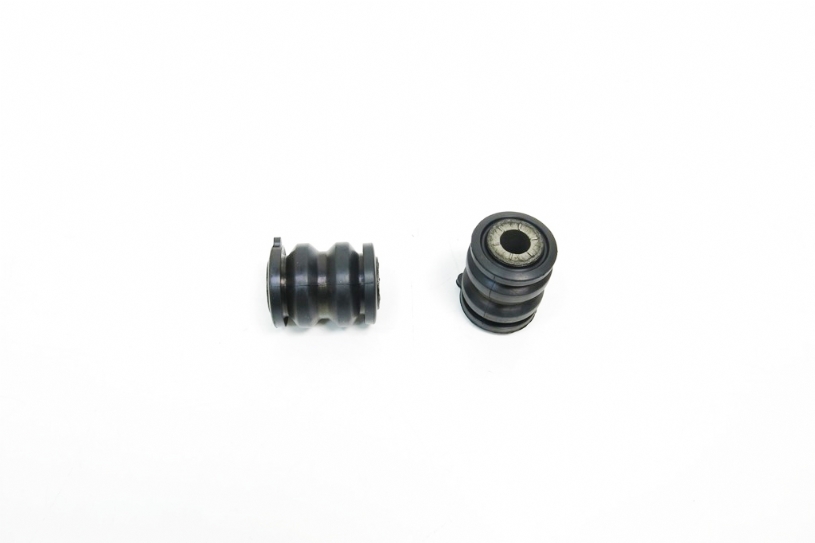 Q0185 - FRONT LOWER ARM - FRONT BUSHING